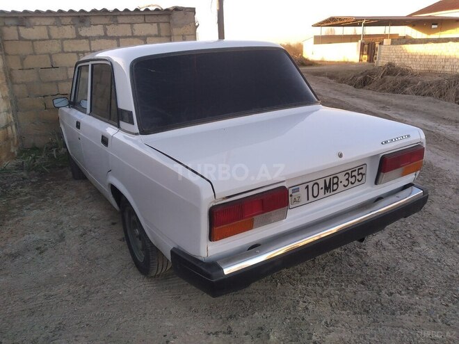 LADA (VAZ) 2107 2003, 99,000 km - 1.6 l - Salyan