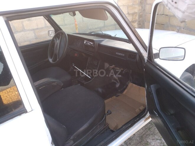 LADA (VAZ) 2107 2003, 99,000 km - 1.6 l - Salyan