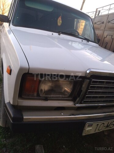 LADA (VAZ) 2107 2003, 99,000 km - 1.6 l - Salyan