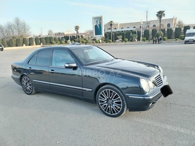 Mercedes E 320 2000, 345,765 km - 3.2 l - Bərdə