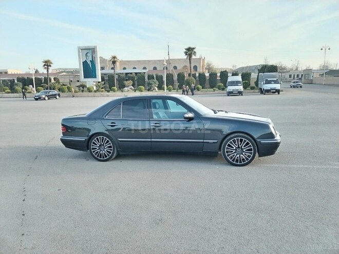 Mercedes E 320 2000, 345,765 km - 3.2 l - Bərdə