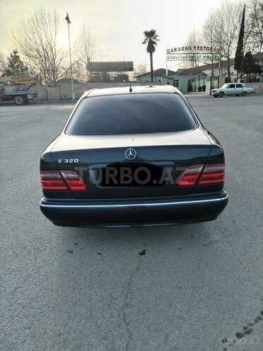 Mercedes E 320 2000, 345,765 km - 3.2 l - Bərdə
