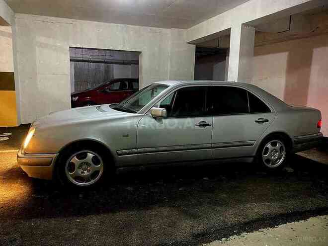 Mercedes E 240 1998, 333,000 km - 2.4 l - Bakı