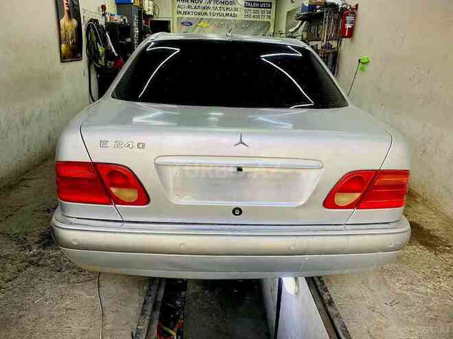 Mercedes E 240 1998, 333,000 km - 2.4 l - Bakı