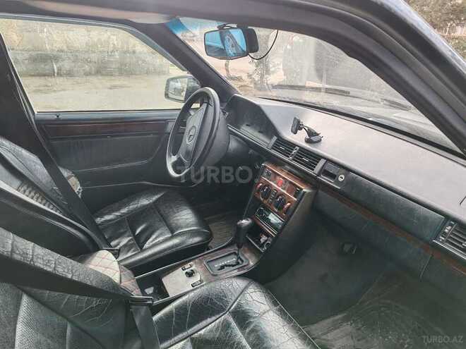 Mercedes E 300 1993, 300,000 km - 3.0 l - Bakı