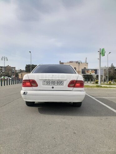 Mercedes E 230 1996, 452,000 km - 2.3 l - Bakı