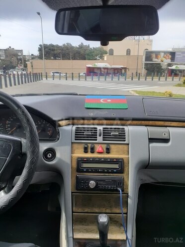 Mercedes E 230 1996, 452,000 km - 2.3 l - Bakı