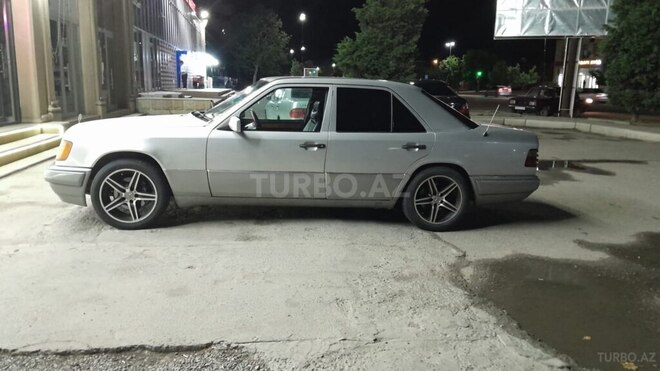 Mercedes E 320 1993, 150,000 km - 3.2 л - Gəncə