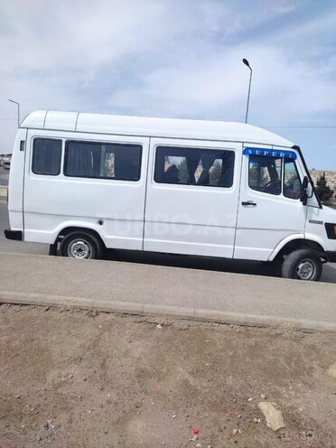 Mercedes 208 D 1993, 300,000 km - 2.3 л - Bakı