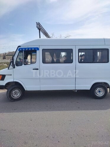 Mercedes 208 D 1993, 300,000 km - 2.3 л - Bakı
