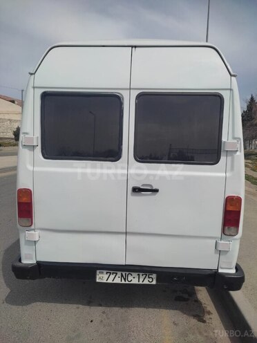 Mercedes 208 D 1993, 300,000 km - 2.3 л - Bakı