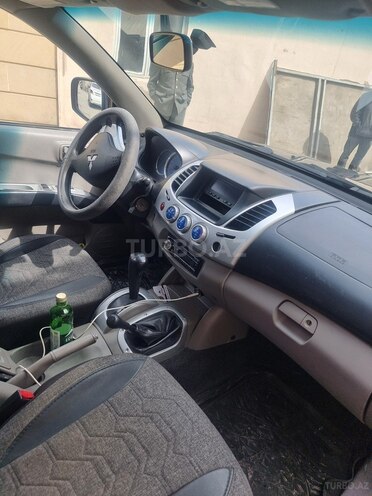 Mitsubishi L200 2008, 301,000 km - 2.5 l - Bakı