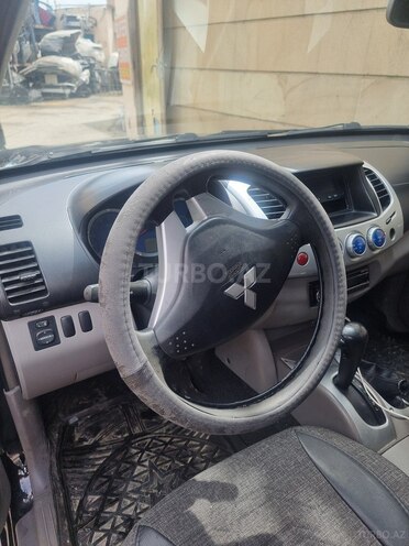 Mitsubishi L200 2008, 301,000 km - 2.5 l - Bakı
