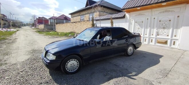 Mercedes C 180 1995, 322,312 km - 1.8 l - Quba