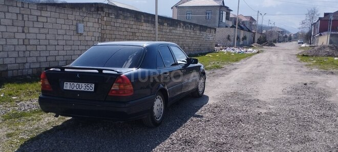 Mercedes C 180 1995, 322,312 km - 1.8 l - Quba