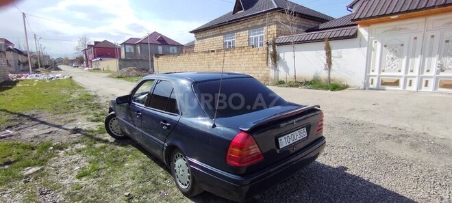 Mercedes C 180 1995, 322,312 km - 1.8 l - Quba