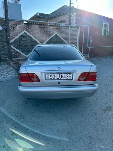 Mercedes E 240 1998, 260,000 km - 2.4 l - Bakı