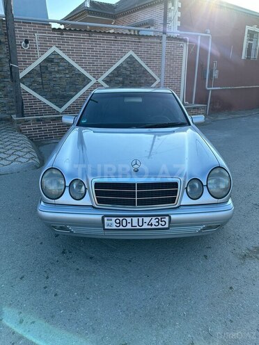Mercedes E 240 1998, 260,000 km - 2.4 l - Bakı