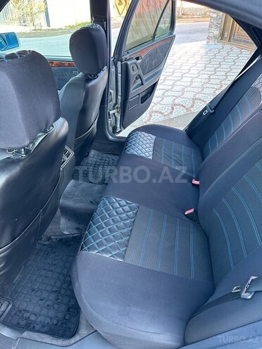 Mercedes E 240 1998, 260,000 km - 2.4 l - Bakı