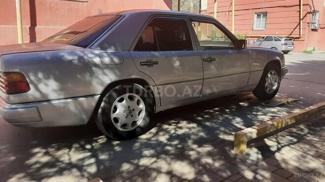 Mercedes E 220 1993, 358,963 km - 2.2 l - Bakı