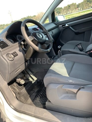 Volkswagen Touran 2005, 131,000 km - 1.6 l - Bakı