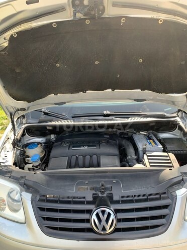 Volkswagen Touran 2005, 131,000 km - 1.6 l - Bakı