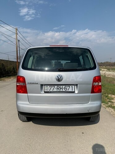 Volkswagen Touran 2005, 131,000 km - 1.6 l - Bakı
