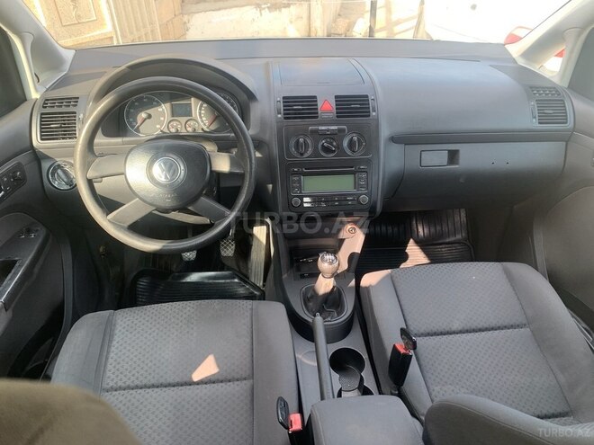 Volkswagen Touran 2005, 131,000 km - 1.6 l - Bakı