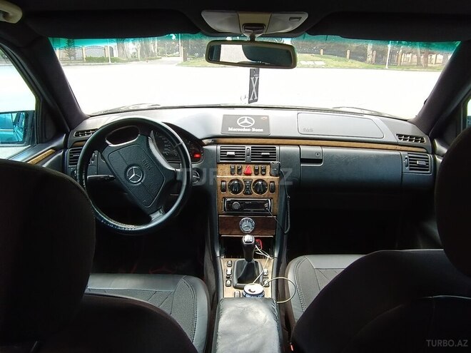Mercedes E 220 1999, 295,000 km - 2.2 l - Mingəçevir