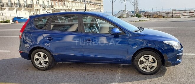 Hyundai i30 2011, 216,000 km - 2.0 л - Bakı