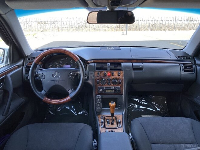 Mercedes E 240 1999, 353,000 km - 2.4 l - Tovuz