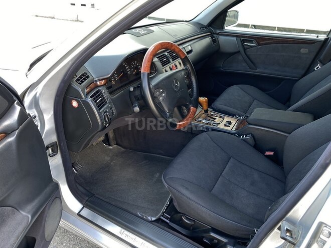Mercedes E 240 1999, 353,000 km - 2.4 l - Tovuz