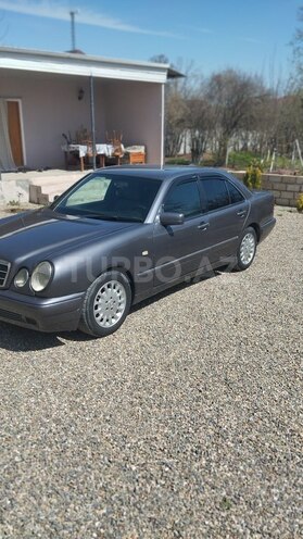 Mercedes E 230 1996, 637,858 km - 2.3 l - Gəncə