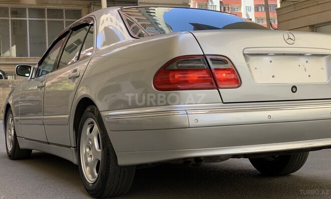 Mercedes E 320 2001, 381,013 km - 3.2 l - Bakı