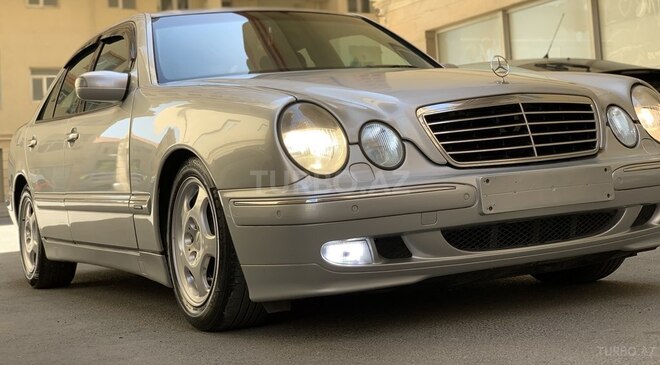 Mercedes E 320 2001, 381,013 km - 3.2 l - Bakı