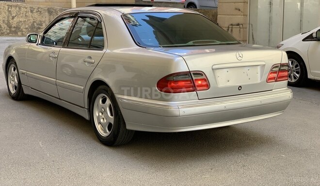 Mercedes E 320 2001, 381,013 km - 3.2 l - Bakı
