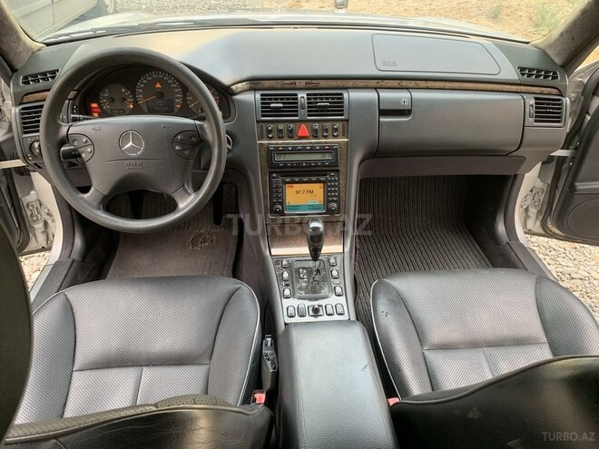 Mercedes E 320 2001, 381,013 km - 3.2 l - Bakı
