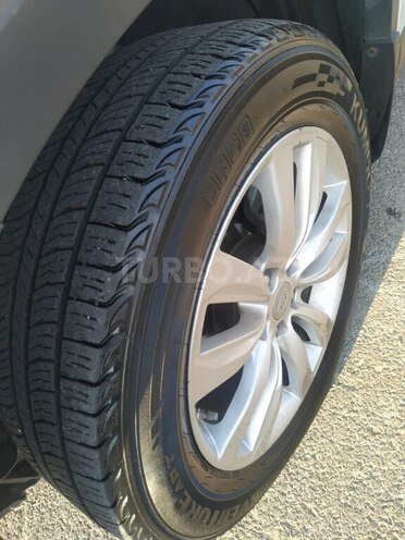 Kia Sorento-12