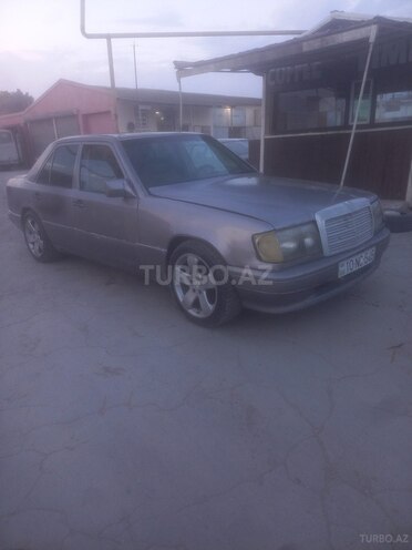 Mercedes E 200 1988, 246,754 km - 2.0 l - Bakı