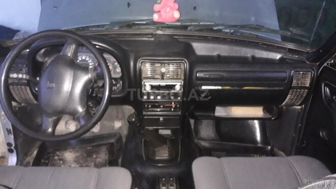 GAZ 3110 2002, 200,000 km - 2.4 l - Salyan