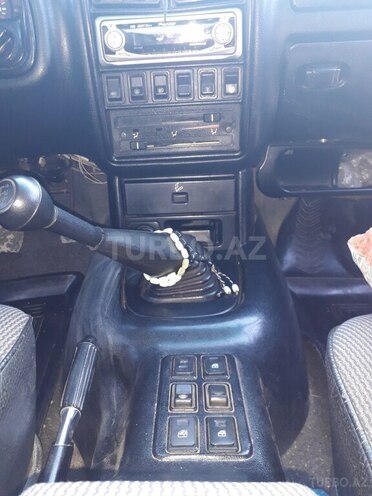 GAZ 3110 2002, 200,000 km - 2.4 l - Salyan