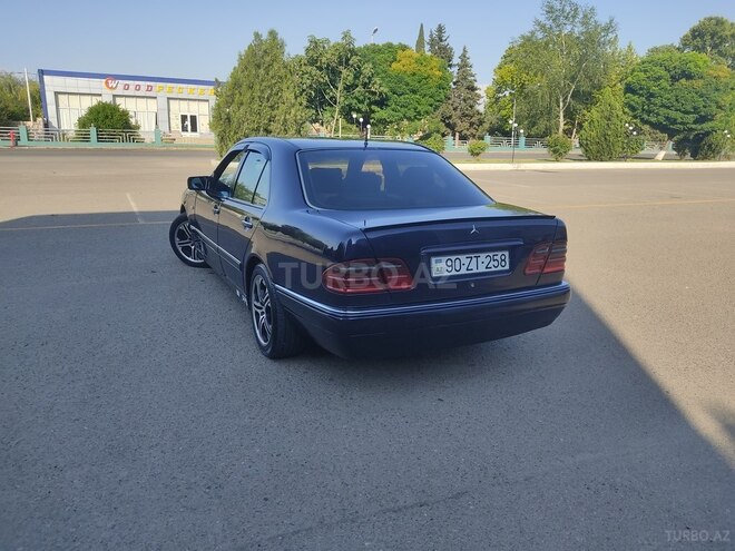 Mercedes E 200 1996, 672,890 km - 2.0 л - Qazax