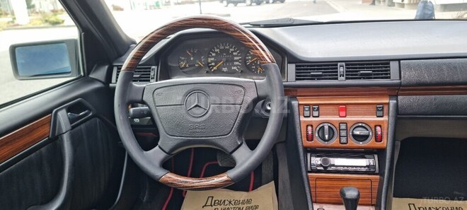 Mercedes E 220 1995, 177,500 km - 2.2 l - Bakı