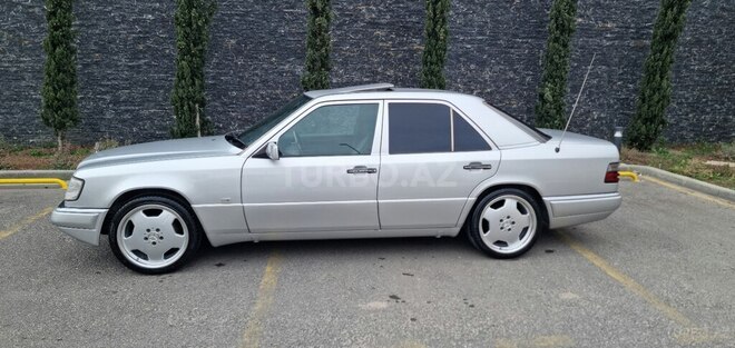Mercedes E 220 1995, 177,500 km - 2.2 l - Bakı