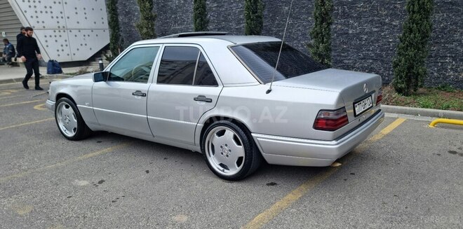 Mercedes E 220 1995, 177,500 km - 2.2 l - Bakı