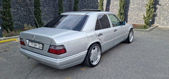 Mercedes E 220 1995, 177,500 km - 2.2 l - Bakı