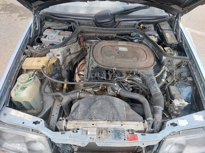 Mercedes E 230 1991, 346,500 km - 2.3 l - Bakı