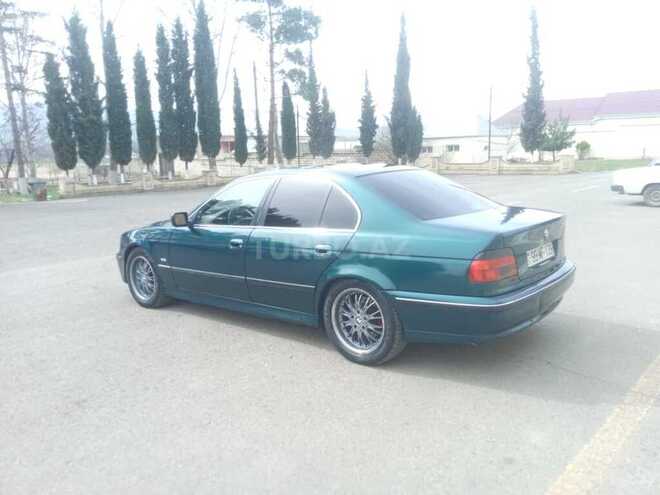 BMW 528 1996, 328,000 km - 2.8 l - Qazax