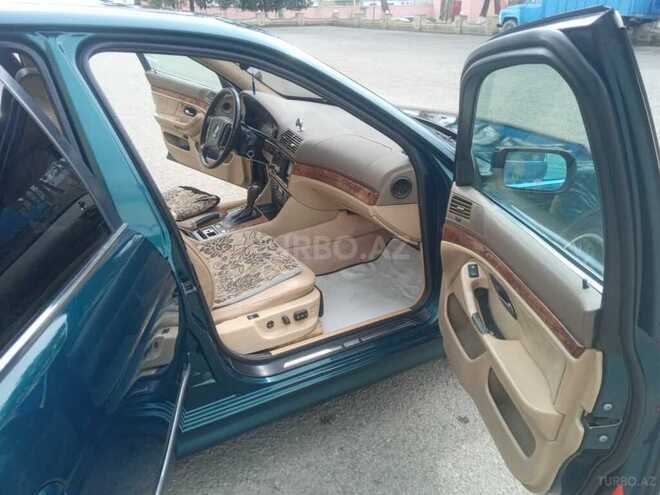 BMW 528 1996, 328,000 km - 2.8 l - Qazax