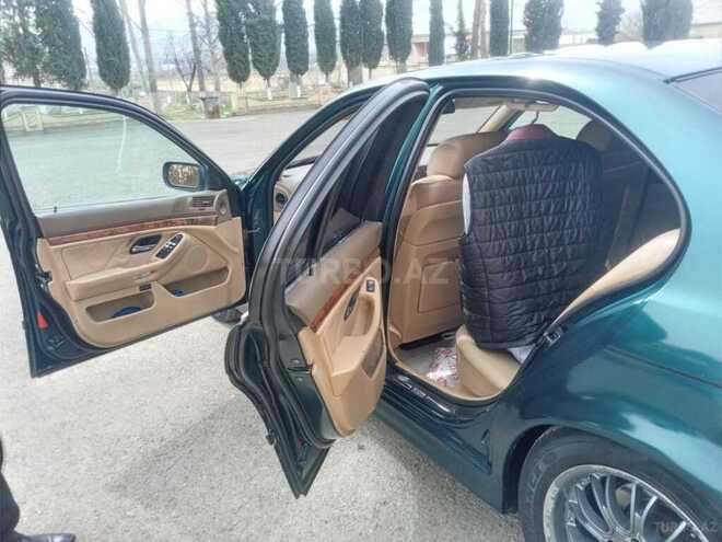 BMW 528 1996, 328,000 km - 2.8 l - Qazax
